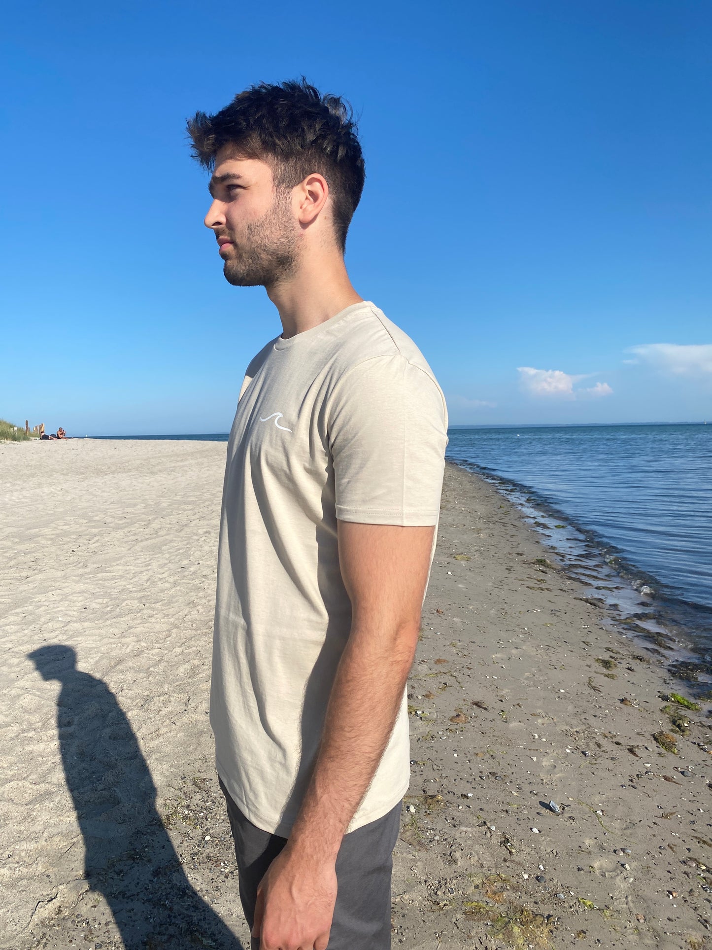 T-Shirt WAVE/SURFBOARD (desert dust/white) loving soul
