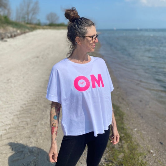 T-Shirt OM (white/pink) loving soul