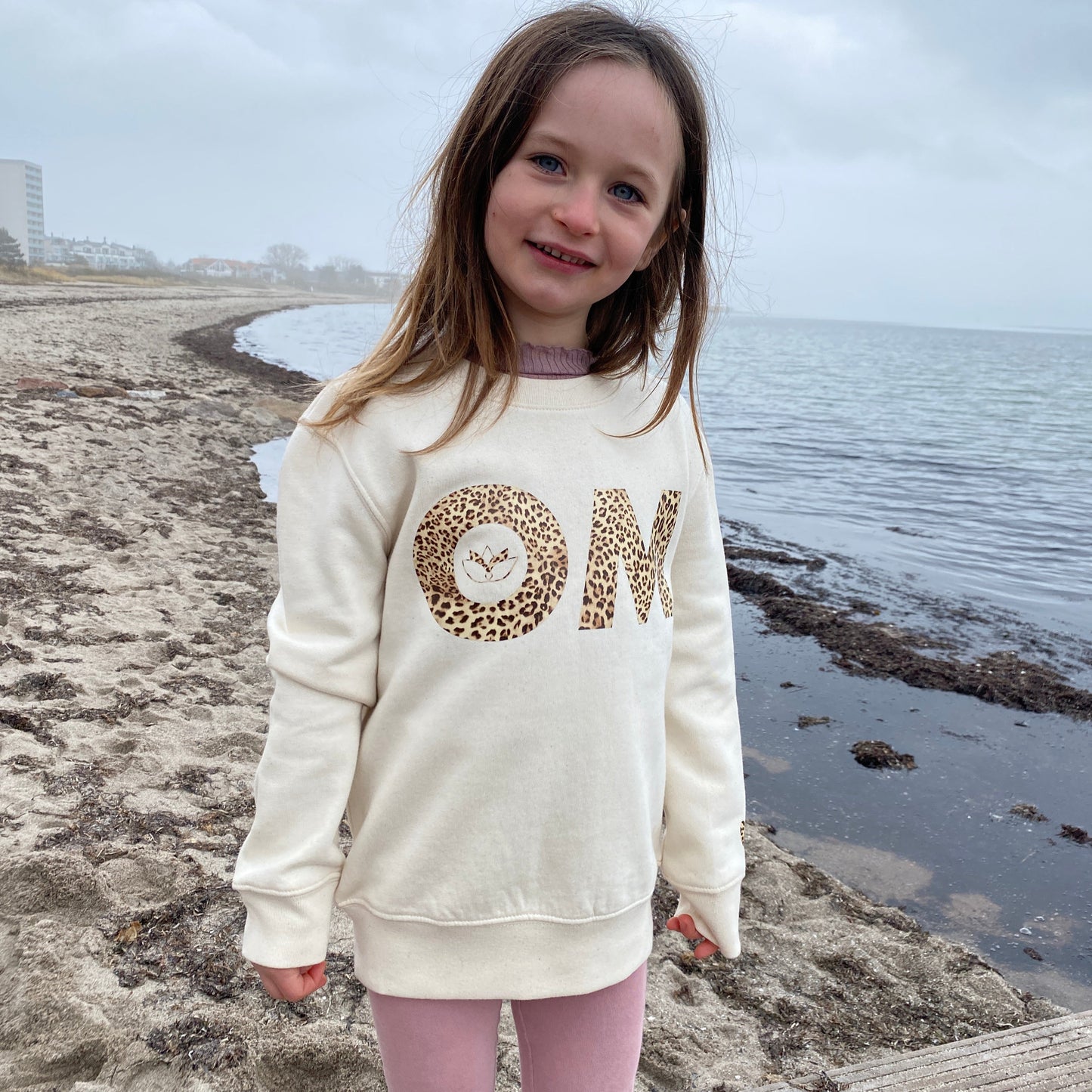 Kinder Sweatshirt OM (natural raw/leo) loving soul