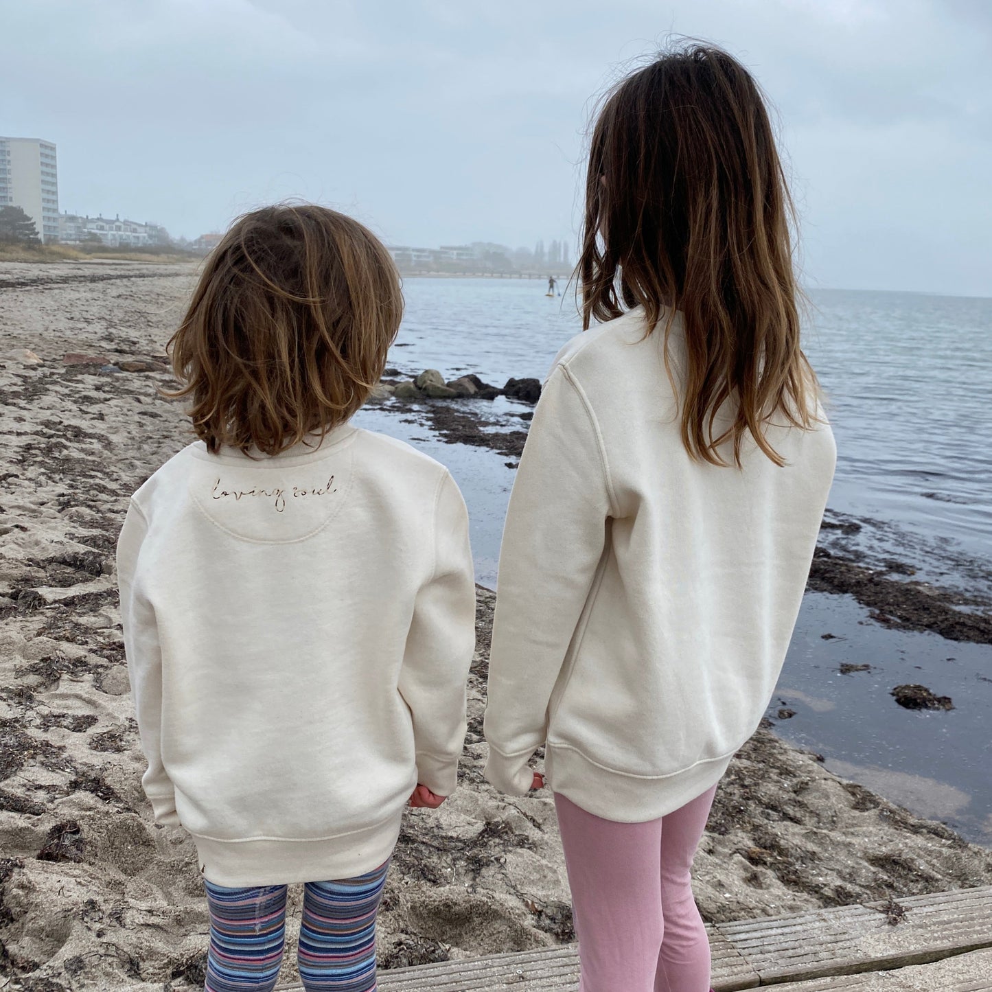 Kinder Sweatshirt OM (natural raw/leo) loving soul