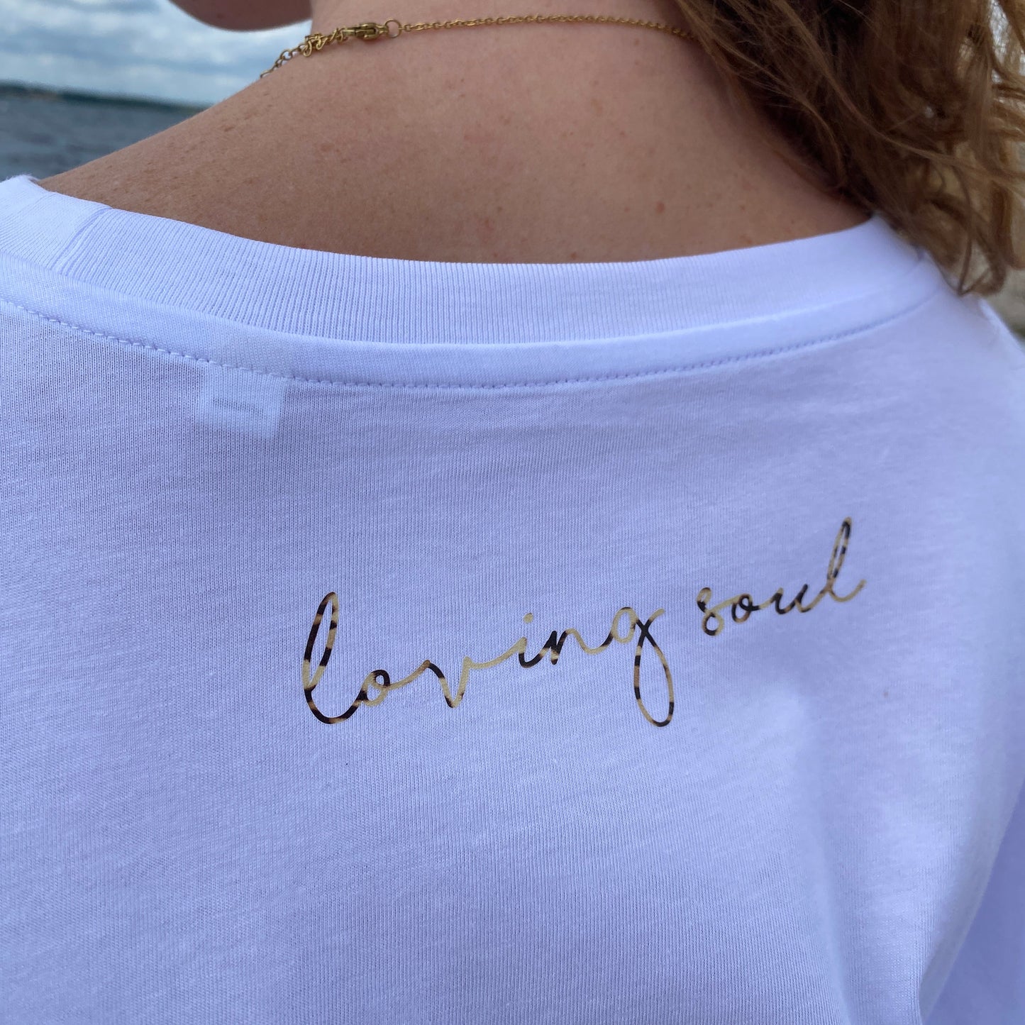 T-Shirt OM (white/leo) loving soul