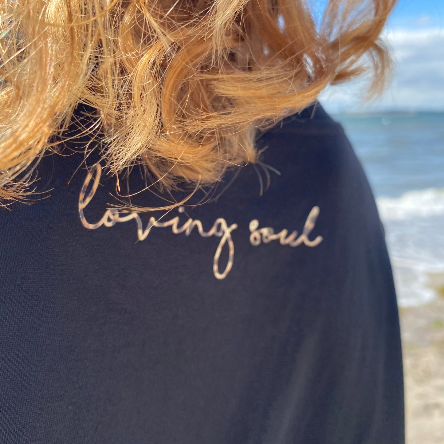 T-Shirt OM (black/leo) loving soul