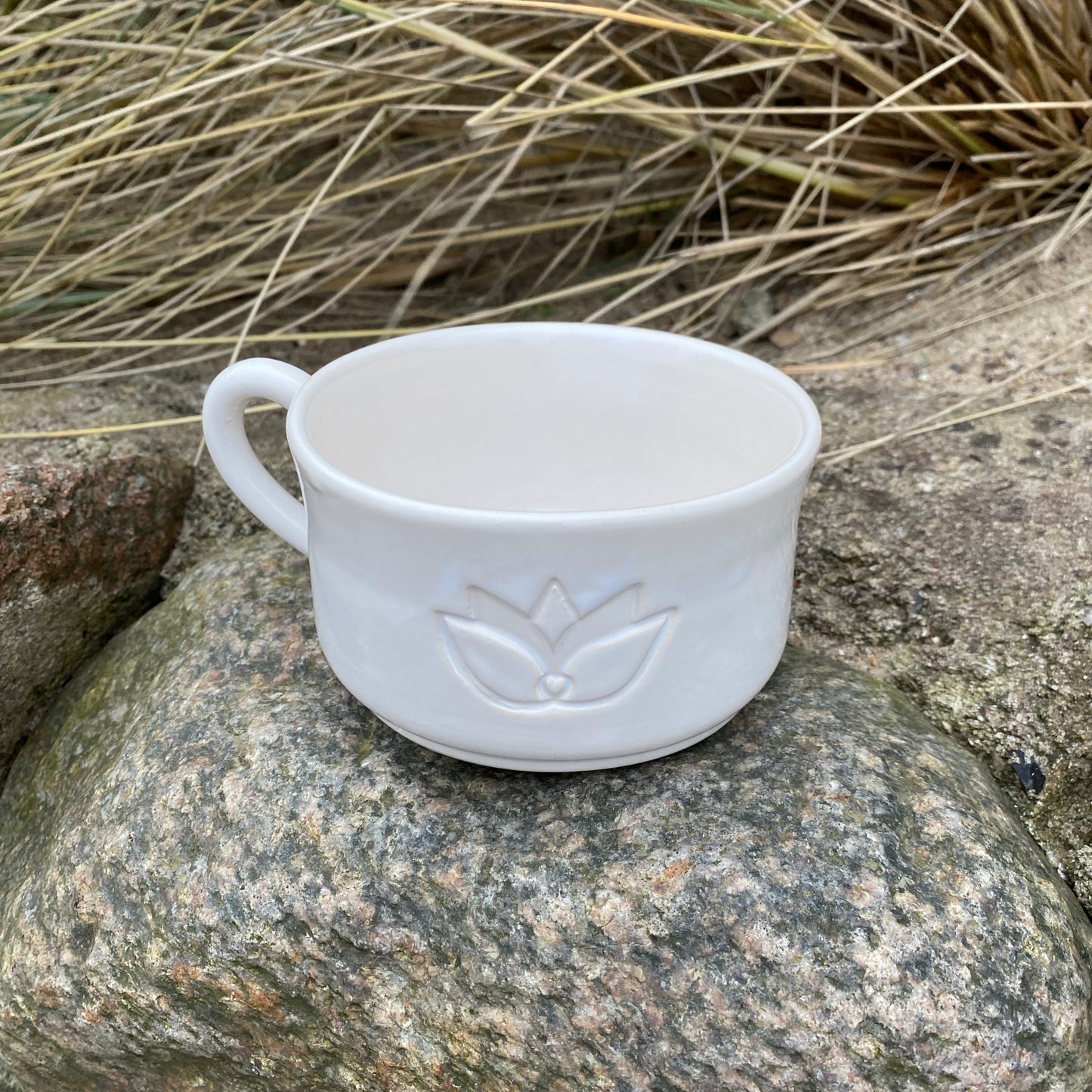 Keramik Tasse LOTUS (weiß) lovingsoul