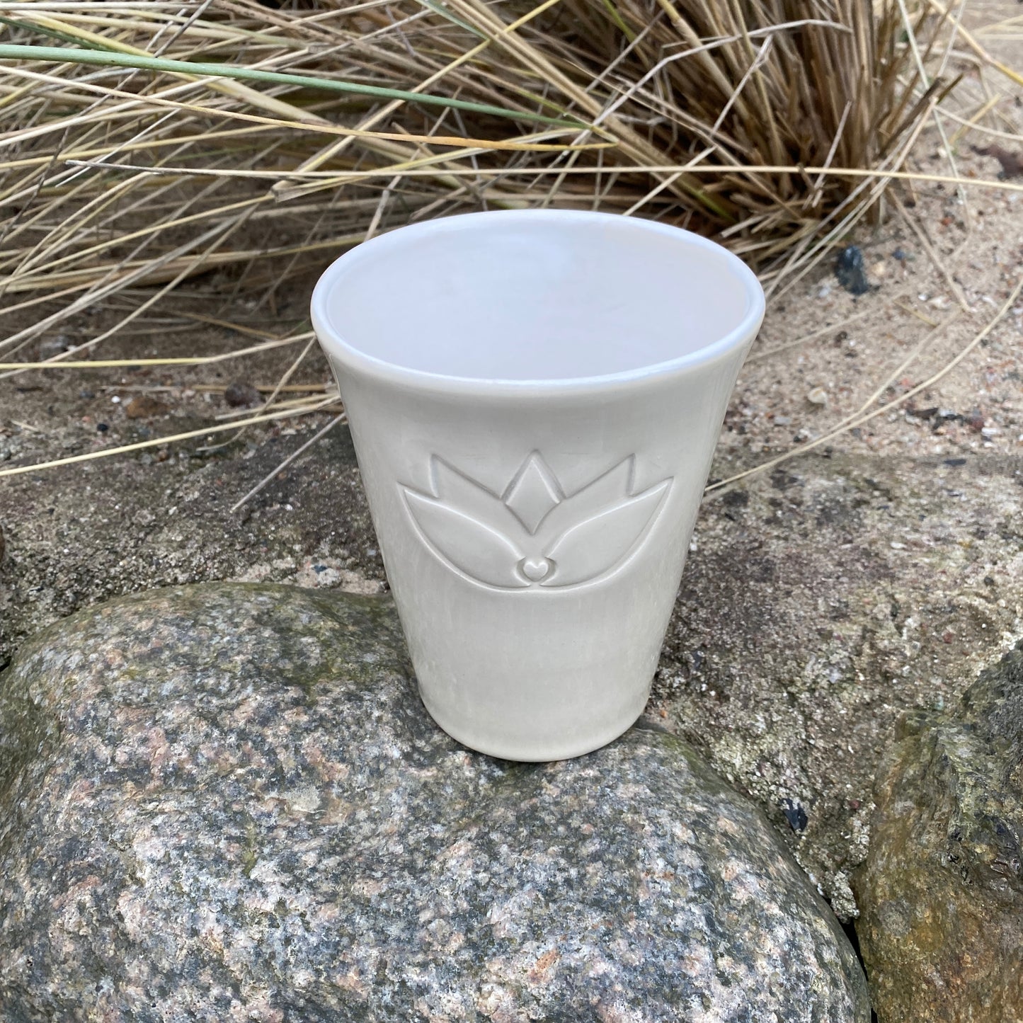 Keramik Becher LOTUS (beige) lovingsoul