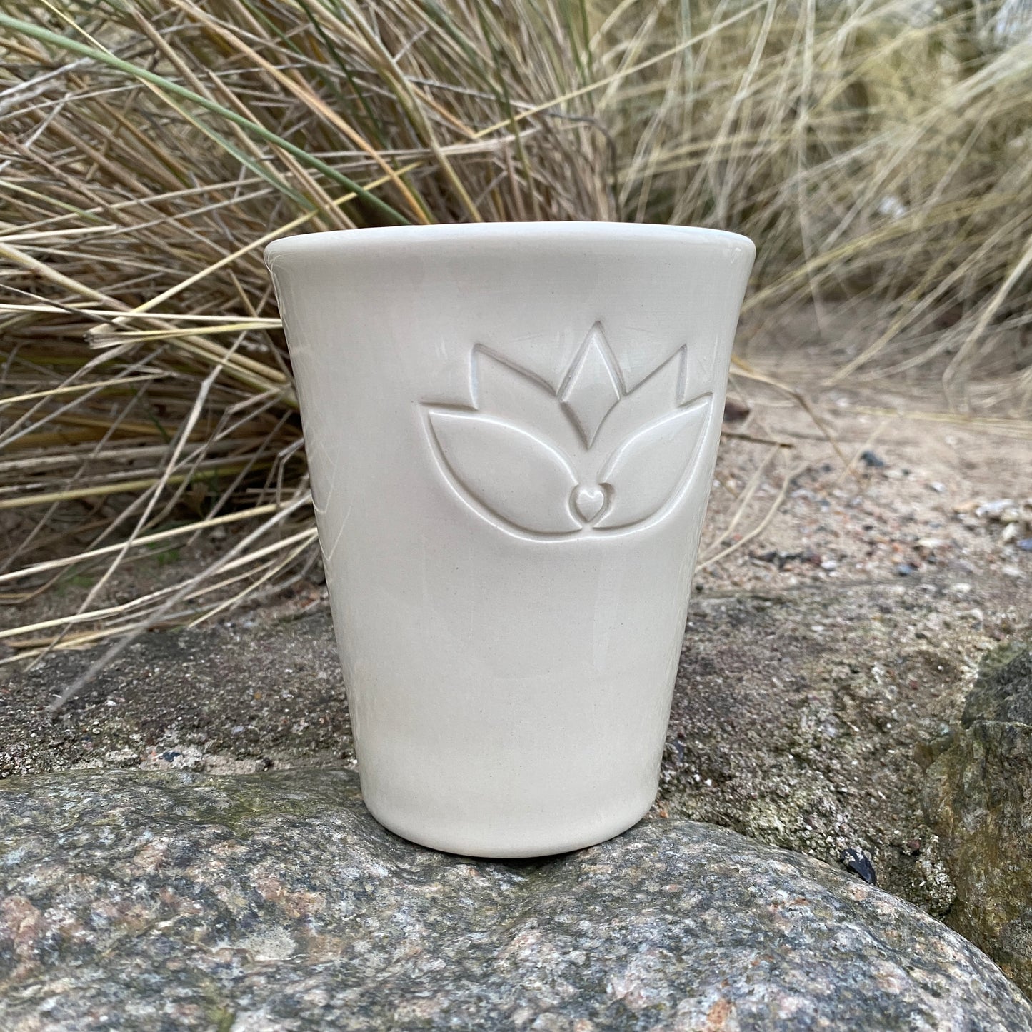 Keramik Becher LOTUS (beige) lovingsoul