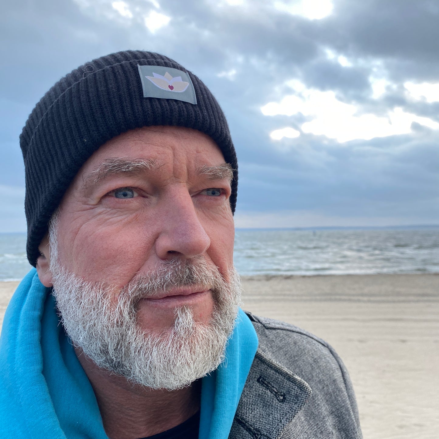 loving soul Fisherman Beanie (black)