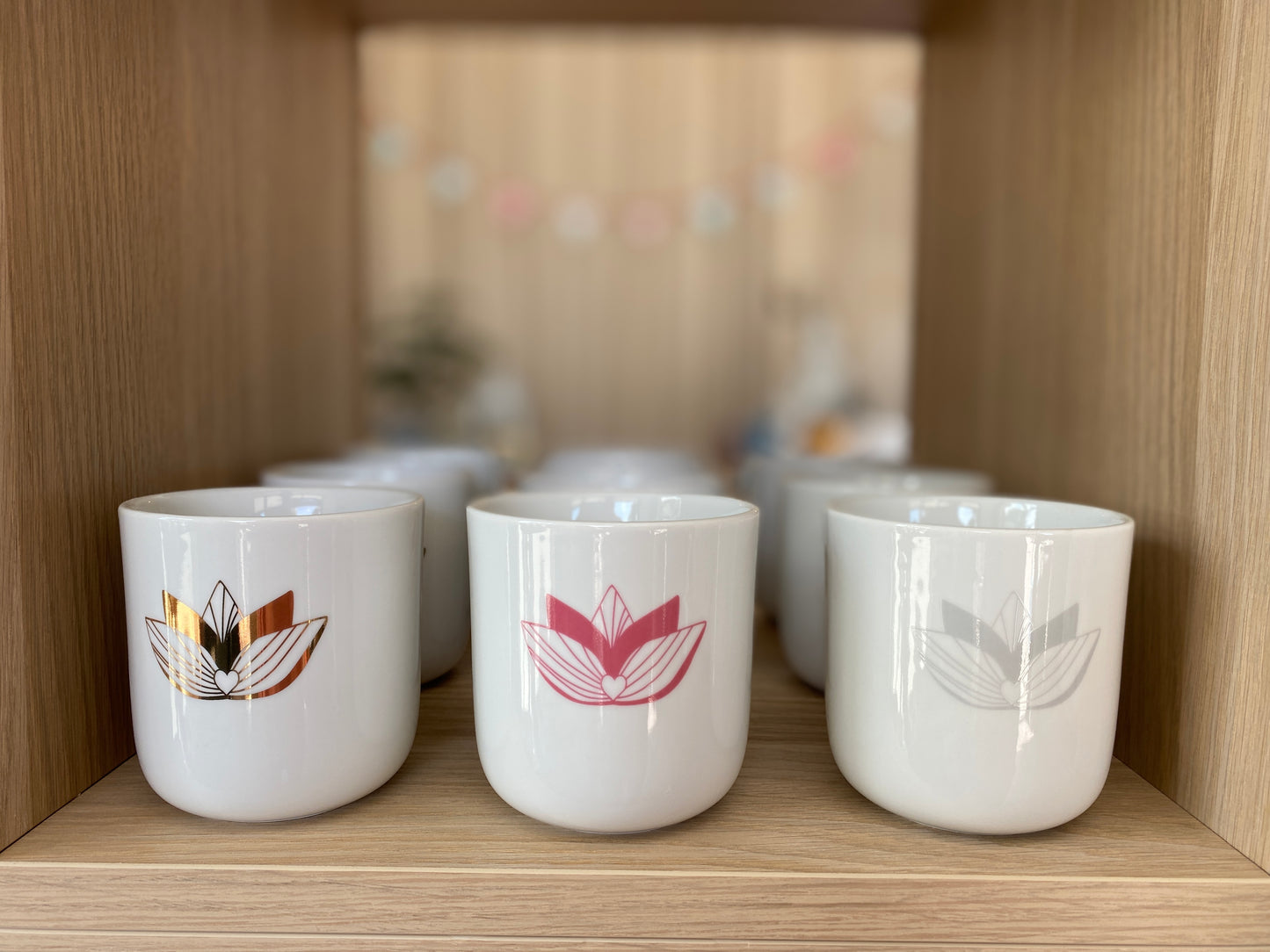 Porzellan Becher LOTUS (grau) loving soul