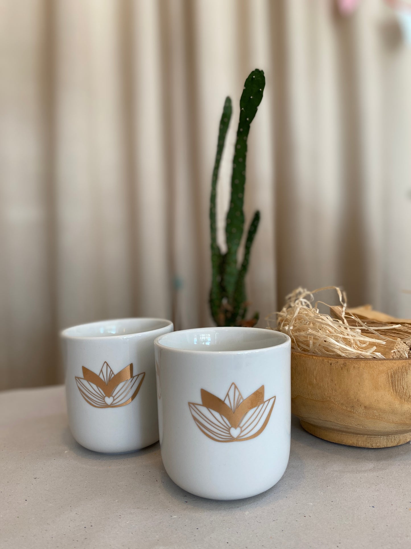 Porzellan Becher LOTUS (gold) loving soul