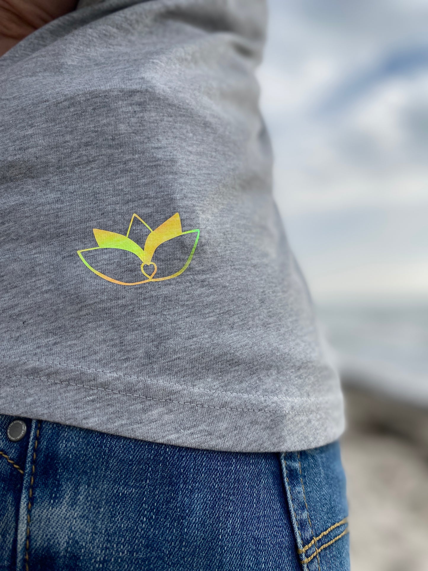 T-Shirt GLÜCKLICH (heather grey/rainbow) loving soul