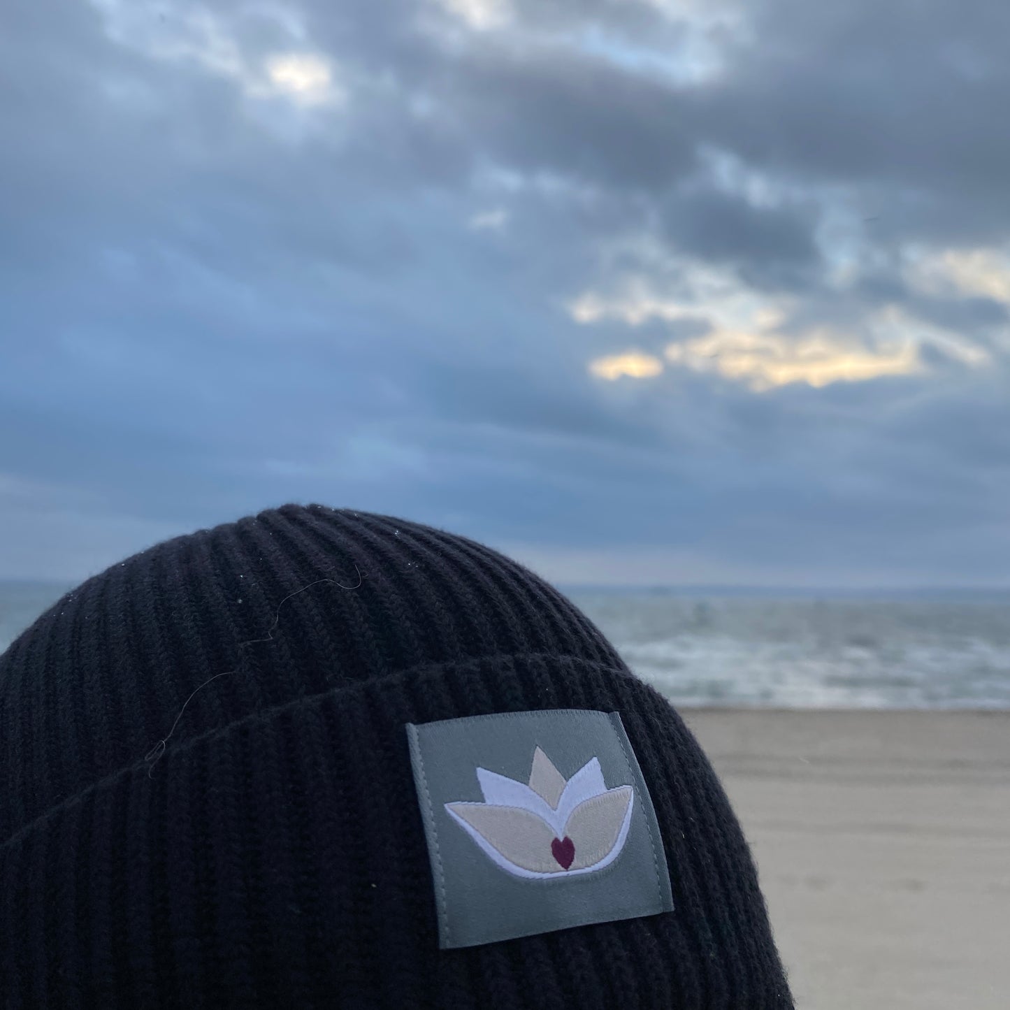 loving soul Fisherman Beanie (black)