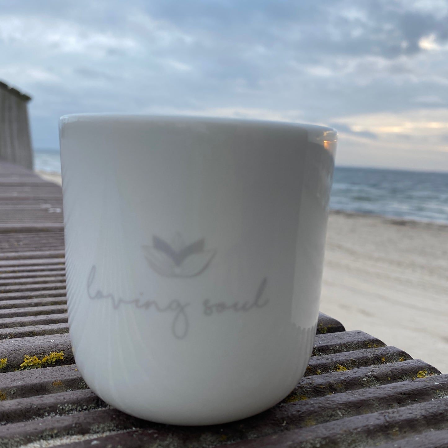 Porzellan Becher LOTUS (grau) loving soul