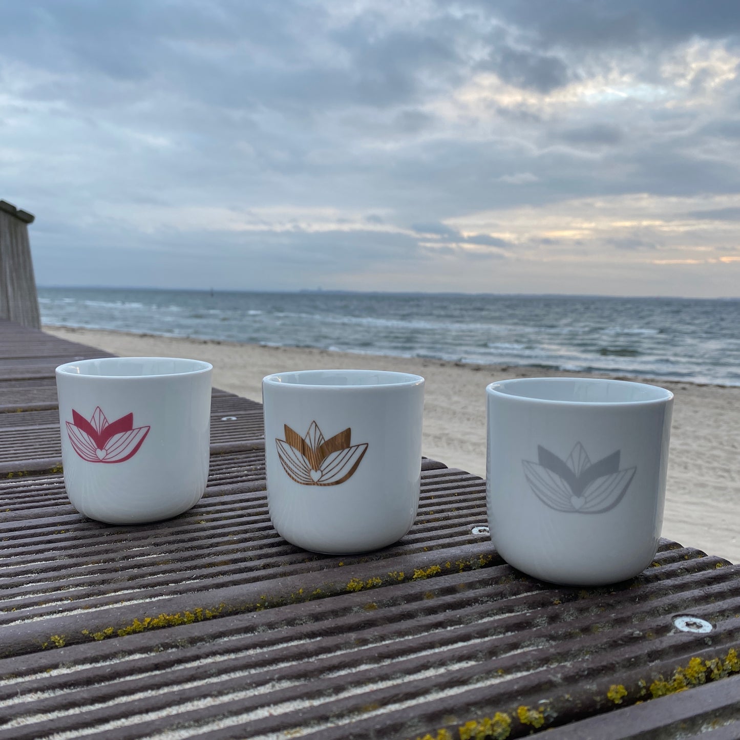 Porzellan Becher LOTUS (grau) loving soul
