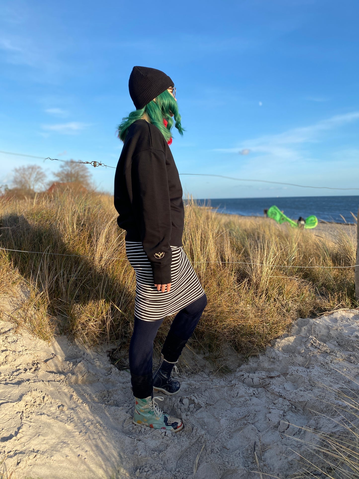 Sweatshirt HERZ (black/leo) loving soul