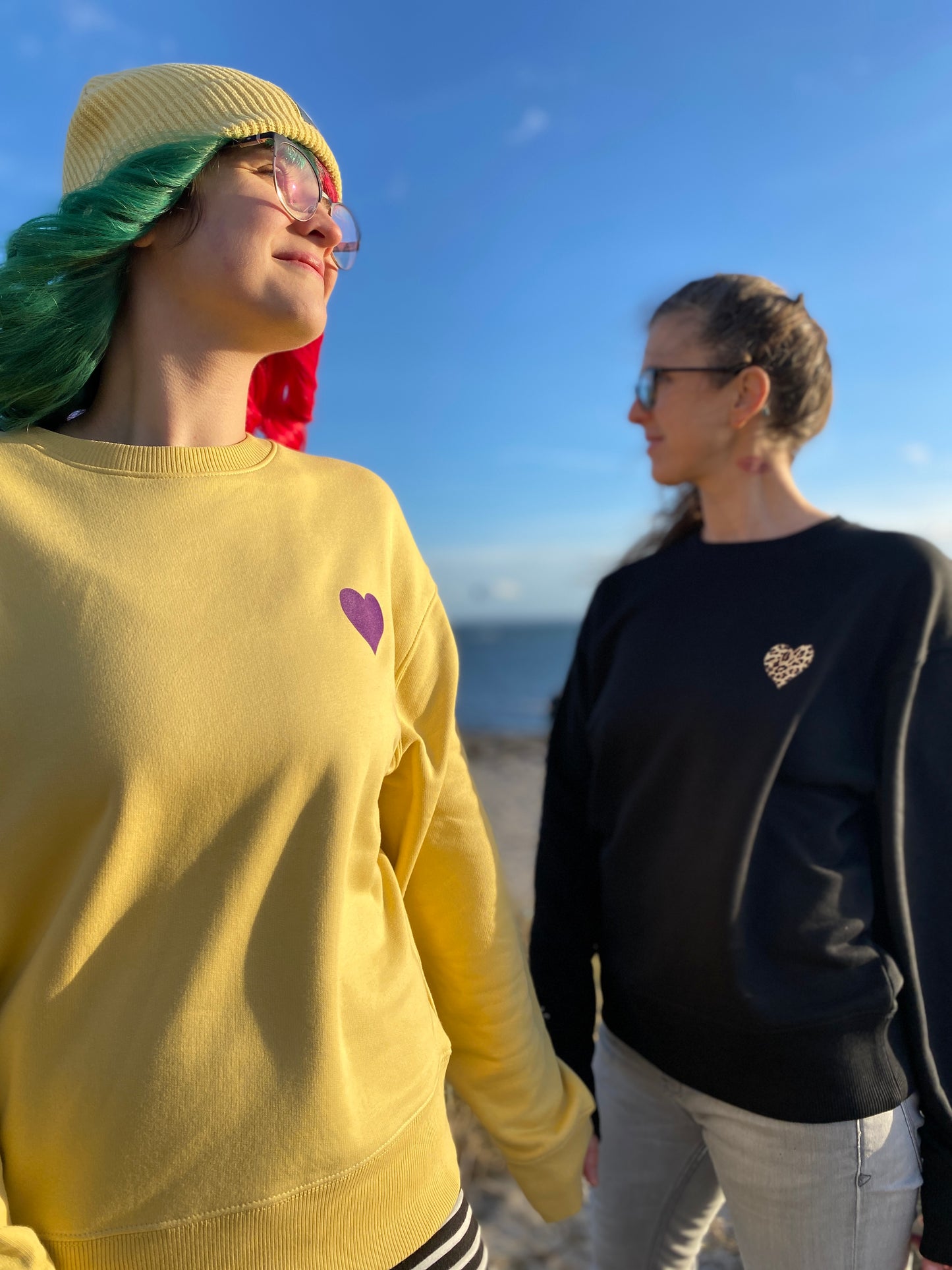 Sweatshirt HERZ (black/leo) loving soul