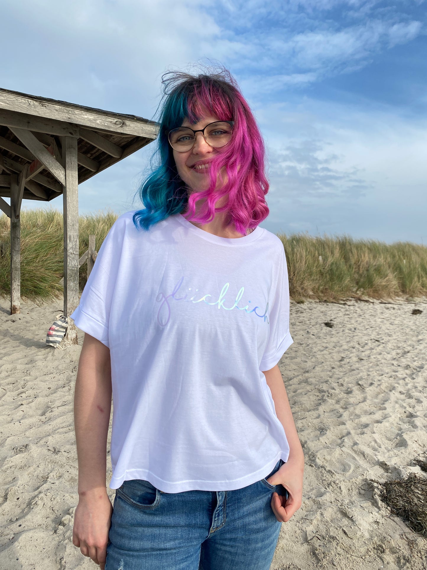 T-Shirt GLÜCKLICH (white/rainbow) loving soul