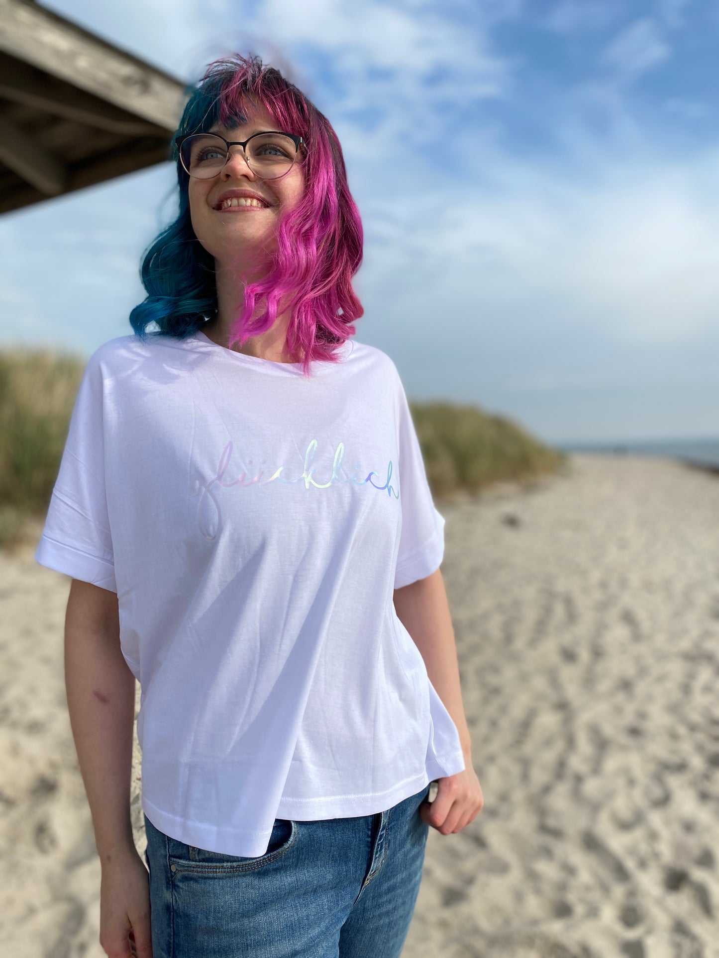 T-Shirt GLÜCKLICH (white/rainbow) loving soul