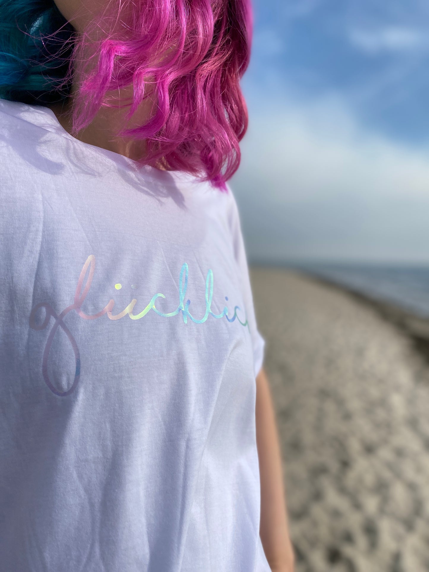 T-Shirt GLÜCKLICH (white/rainbow) loving soul