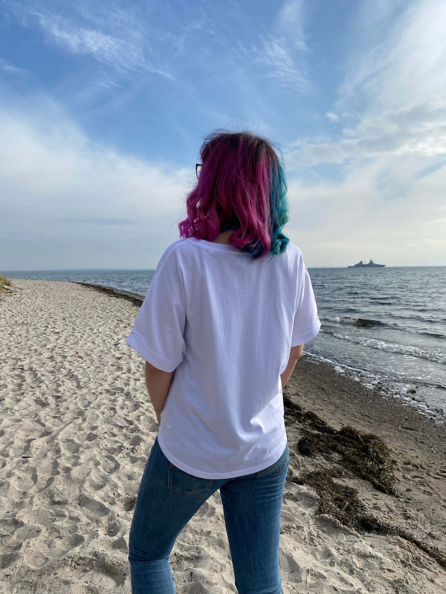 T-Shirt GLÜCKLICH (white/rainbow) loving soul