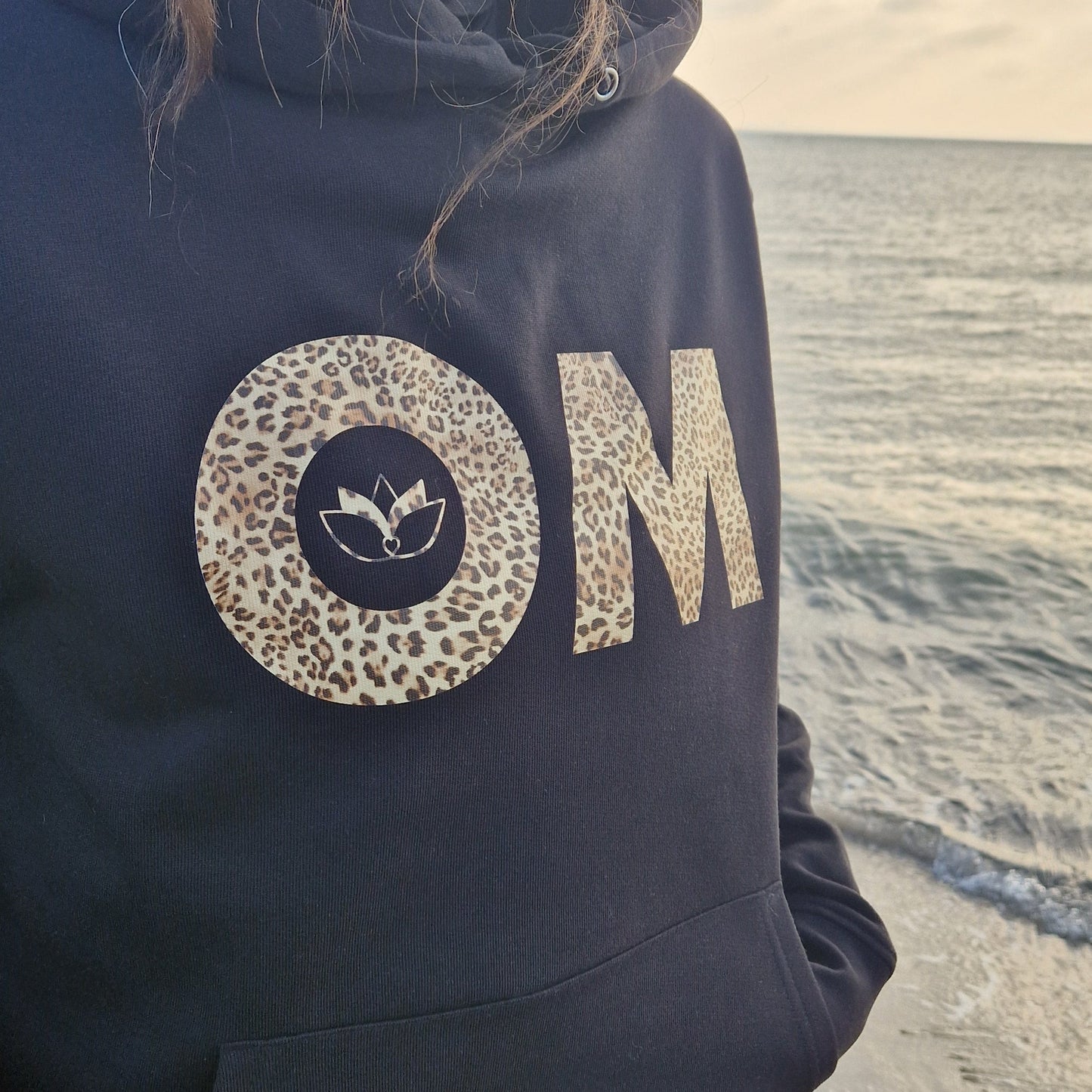 Kapuzenpullover Hoodie OM (black/leo) lovingsoul