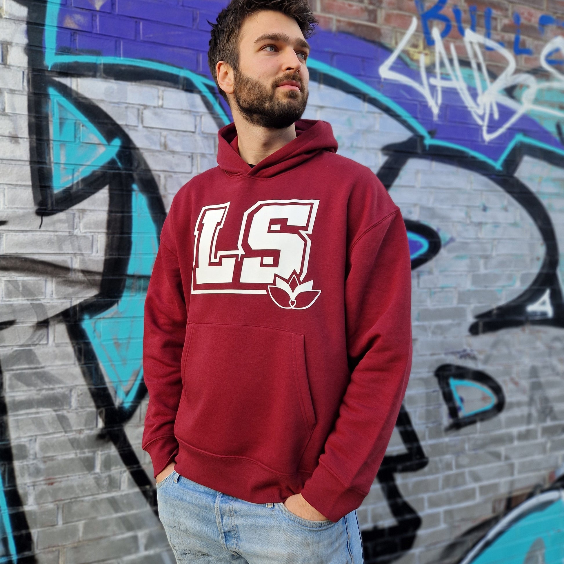 LS Hoodie burgundy weißer Print Vorderseite