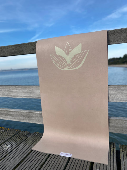 Yogamatte LOTUS (ostseesand/weiß) loving soul
