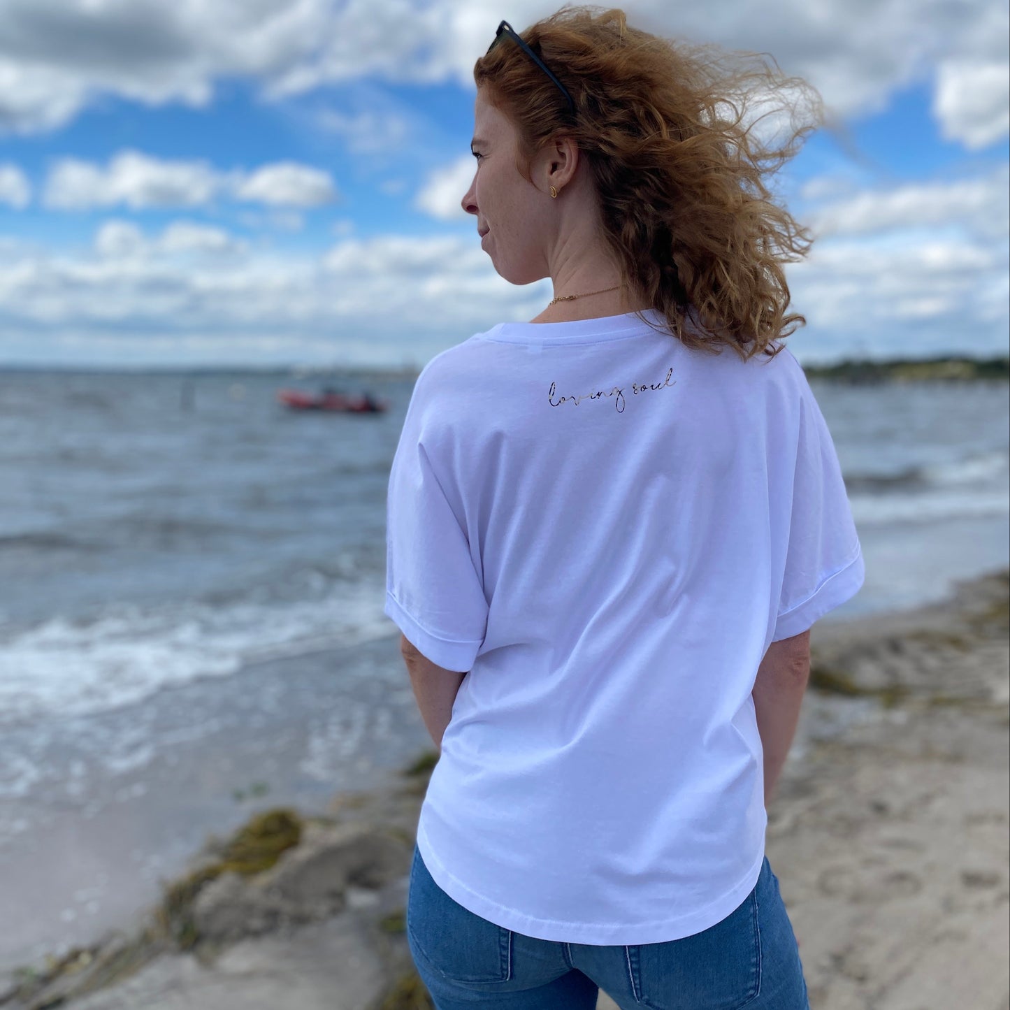 T-Shirt OM (white/leo) loving soul