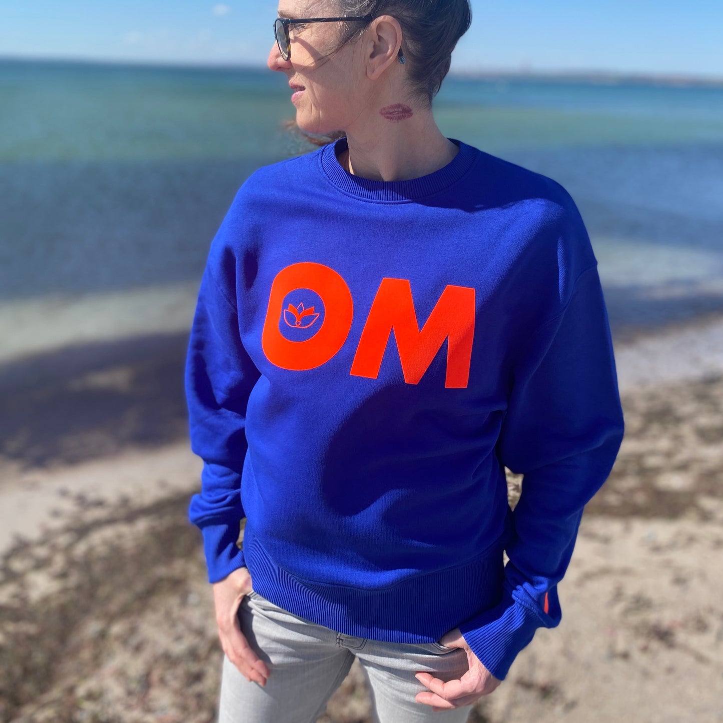 Sweatshirt OM (worker blue/orange) loving soul