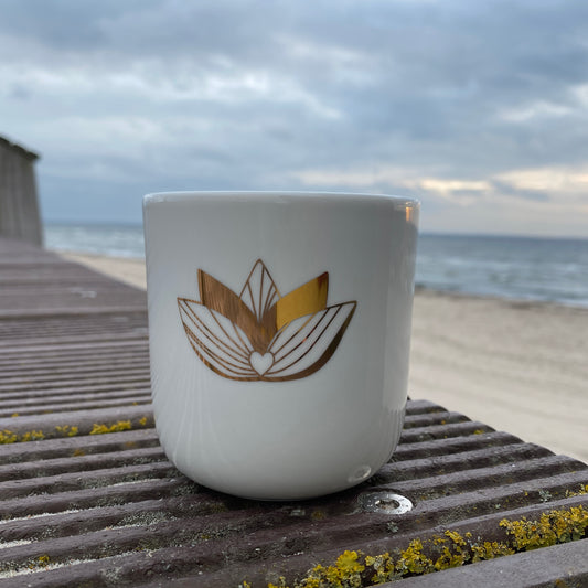 Porzellan Becher LOTUS (gold) loving soul